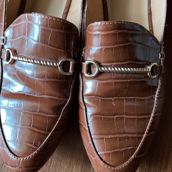 Crown& ivy pointed loafer w gold buckle sz 8 1/2 - Picture 6 of 6